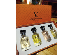Set x 4 "Louis Vuitton"