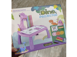 Mesita con Proyector dino
