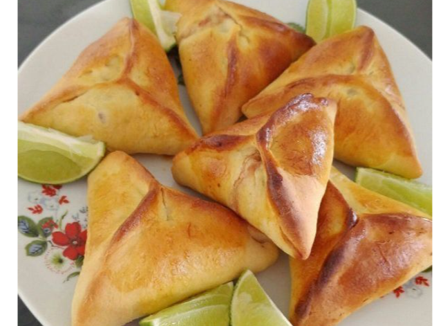 12 EMPANADAS ÁRABES