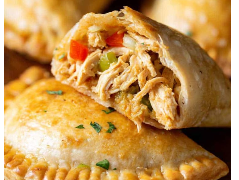 1/2 EMPANADAS DE POLLO PREMIUM