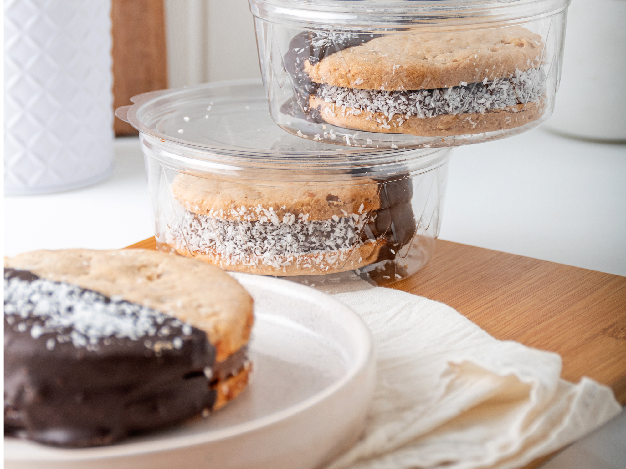 ALFAJOR CHOCOLATE CON NUEZ  POTE