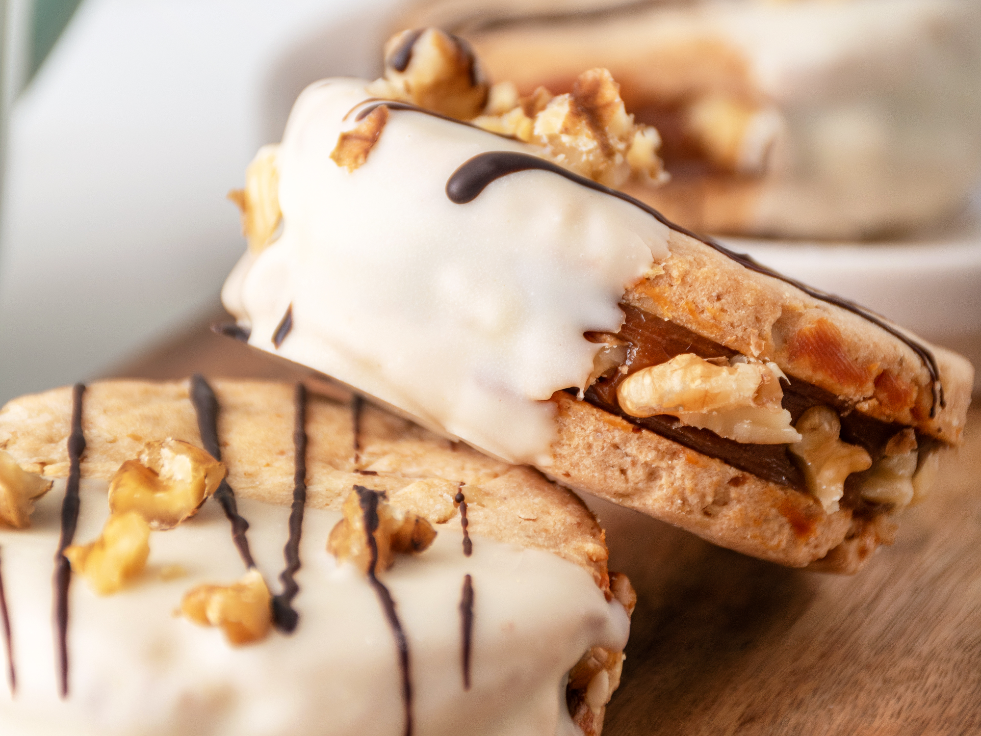 ALFAJORES CHOCOLATE BLANCO CON HARINA DE NUEZ