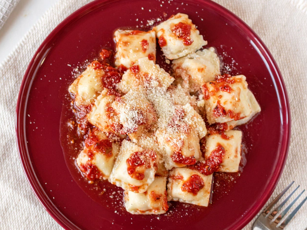 RAVIOLES JAMÓN Y MUZZARELLA