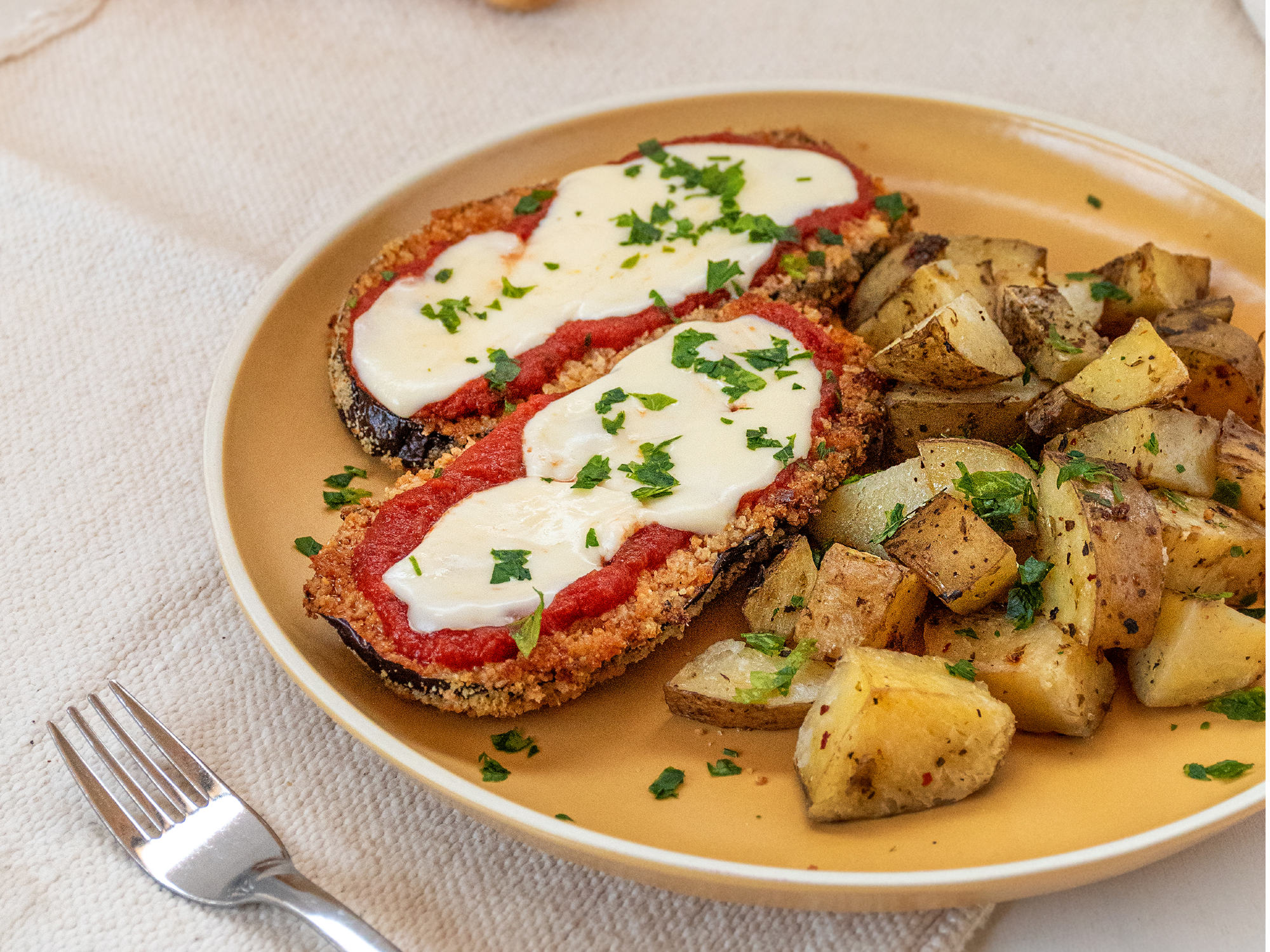 MILANESA BERENJENA CON PAPAS
