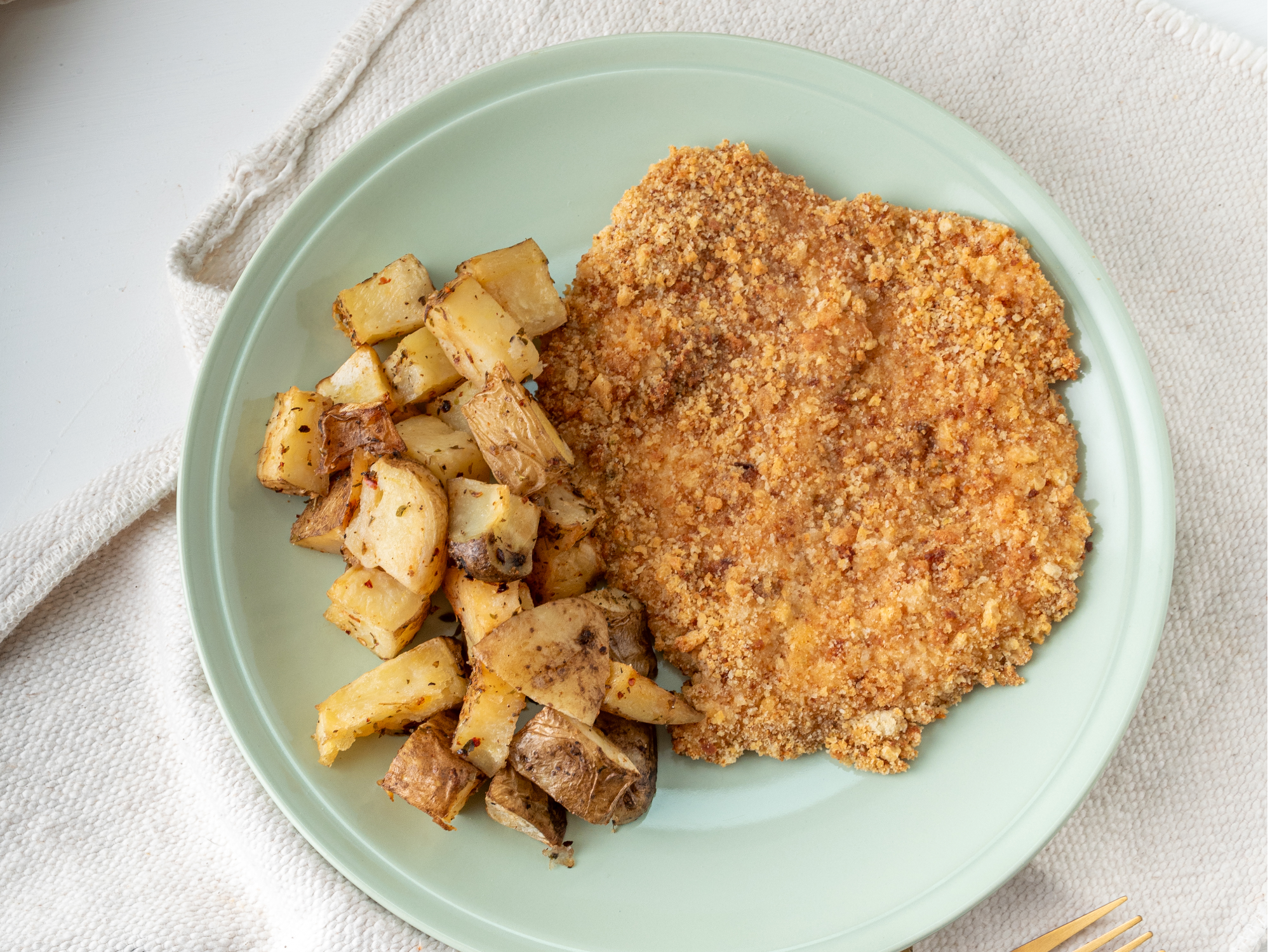 MILANESA DE CARNE CON PAPAS