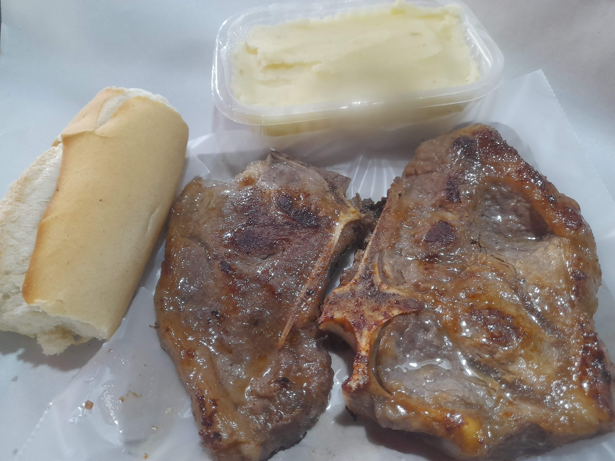 bifes angostos con  guarnicon o ensalada