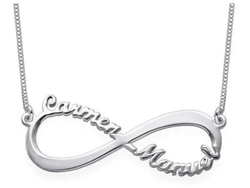 Dije Infinito con  dos Nombres