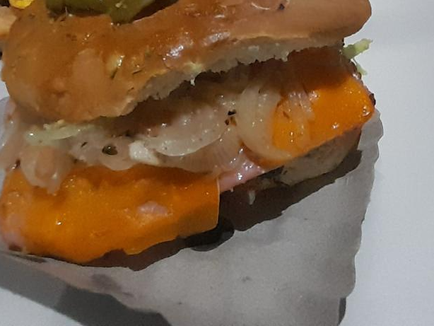 Hamburguesa Casera Chica con Cheddar y Cebolla