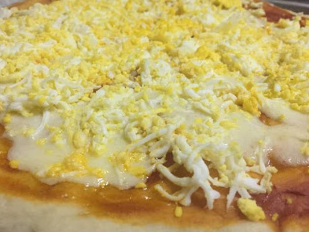 PIZZA DE HUEVO