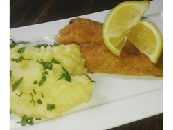 FILET DE MERLUZA CON PURE O FRITAS