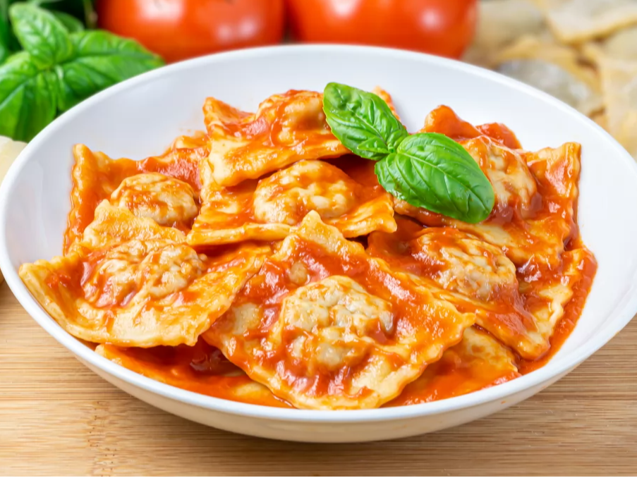 RAVIOLONES ESPINACA Y RICOTA/ RICOTA Y NUEZ