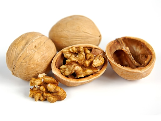 NUECES EN CUARTOS