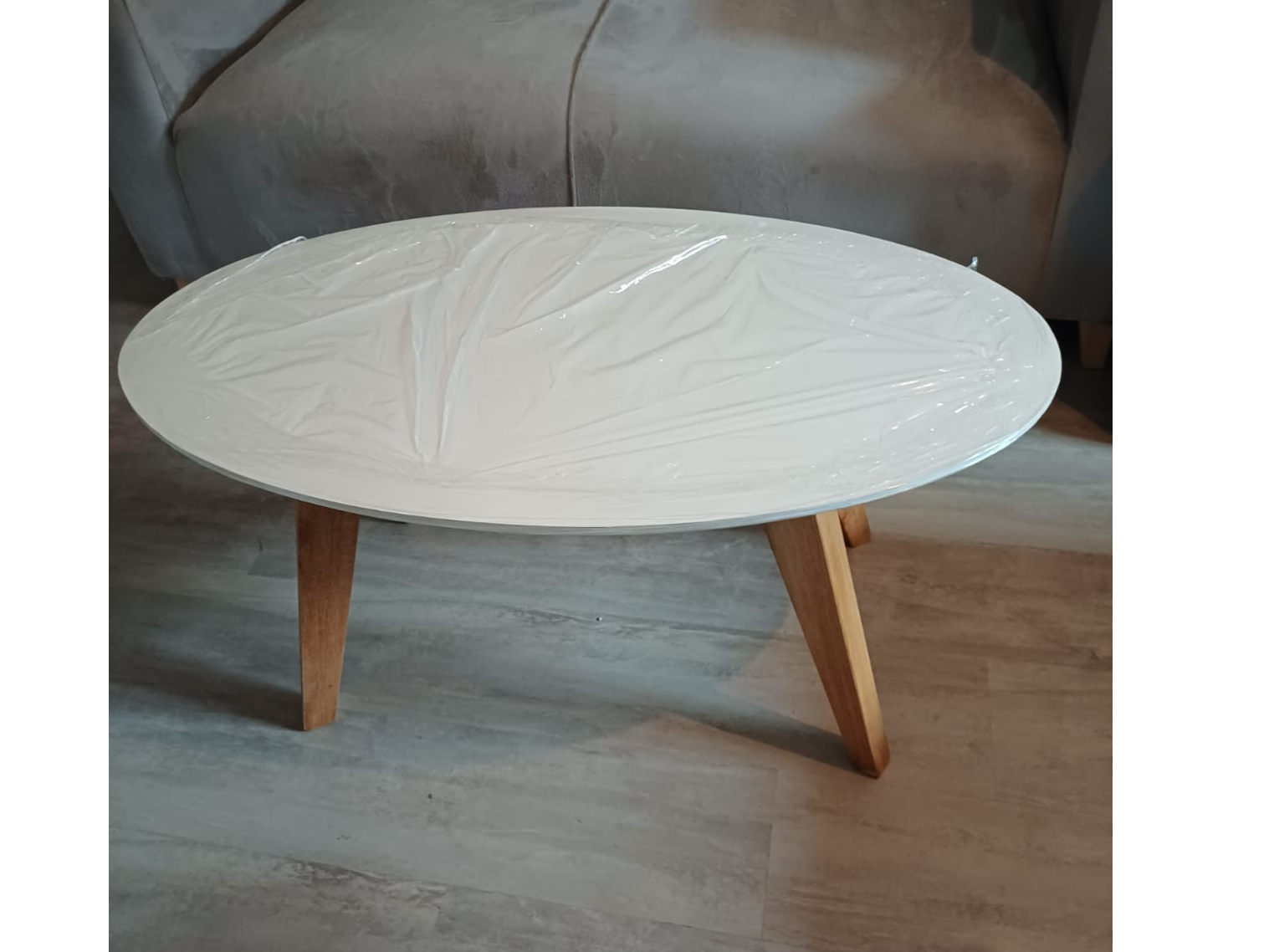 MESA RATONA OVAL DE 0.70 Y 0.90  BLANCAS Y NEGRAS