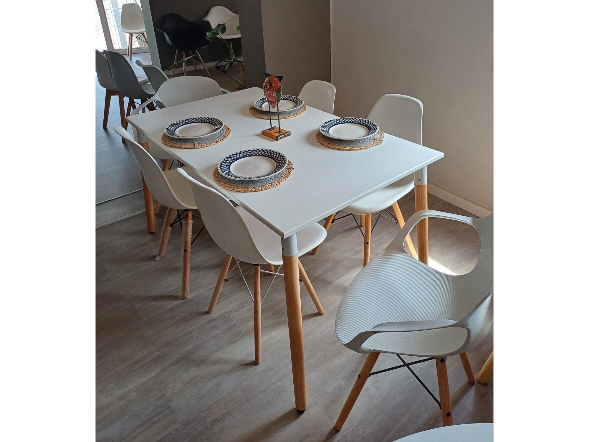JUEGO DE COMEDOR EAMES, MESA 1.40, 4 SILLAS Y 2 SILLONES