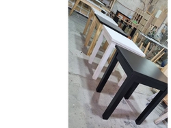 MESA DE BAR 0.70 X 0.70 LAQUEADA