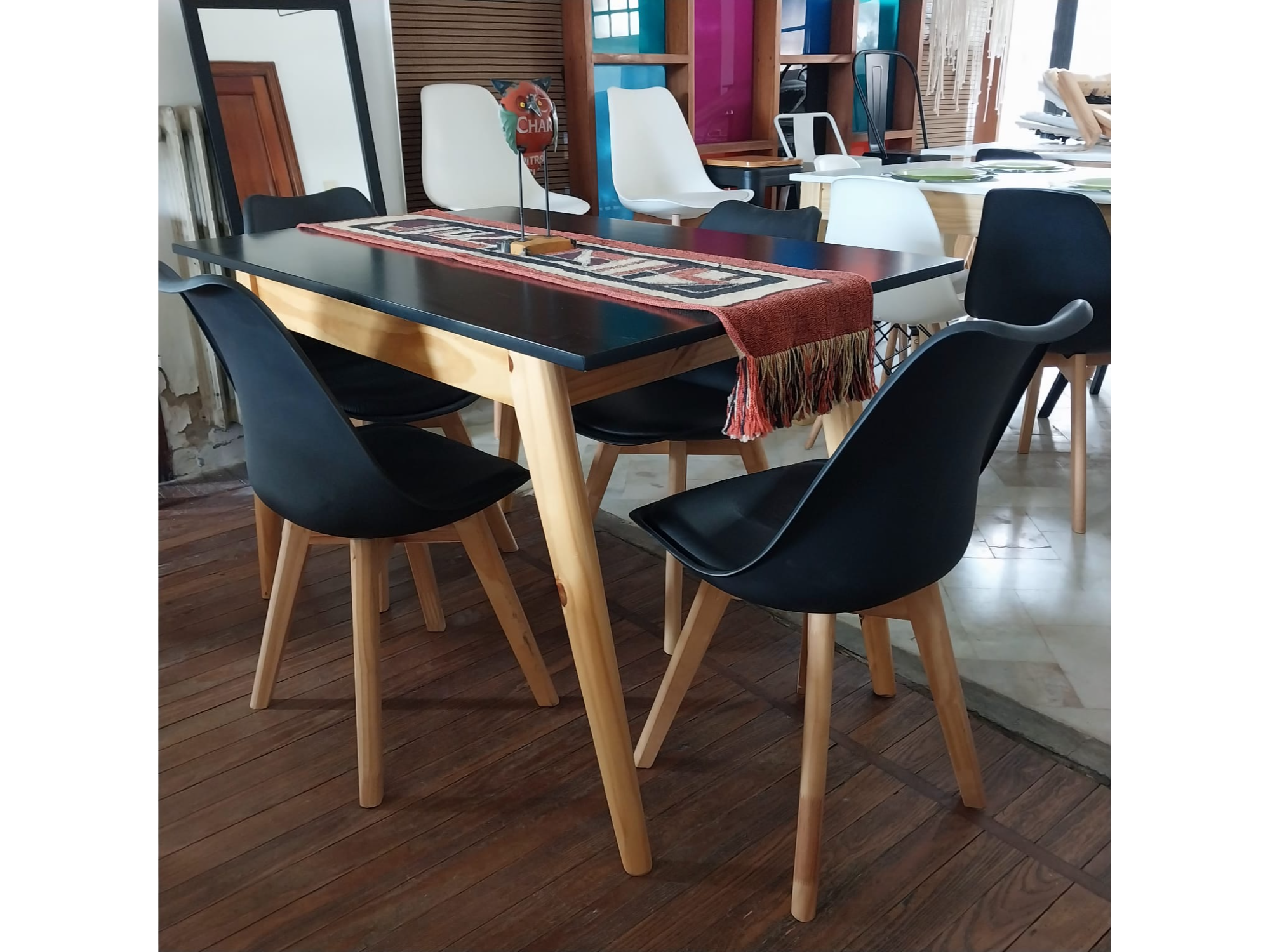 MESA LOLA DE 1.40 BLANCAS Y NEGRAS