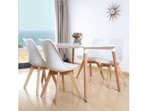 MESA EAMES DE 1.40 Y 4 SILLAS TULIP