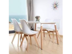 MESA EAMES DE 1.40 Y 4 SILLAS TULIP