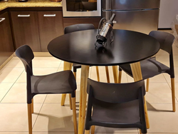 MESA REDONDA DE 1.20 BLANCAS Y NEGRAS