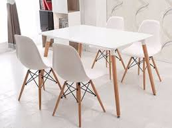 MESA EAMES 1.40 Y 4 SILLAS EAMES