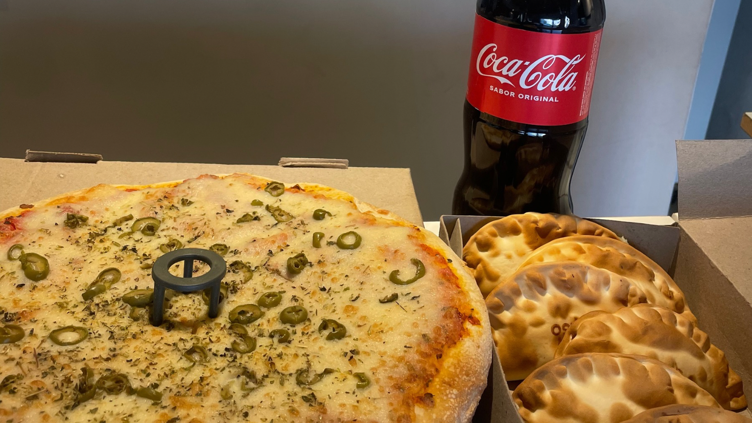 PROMO Pizza + Media Doc + Gaseosa