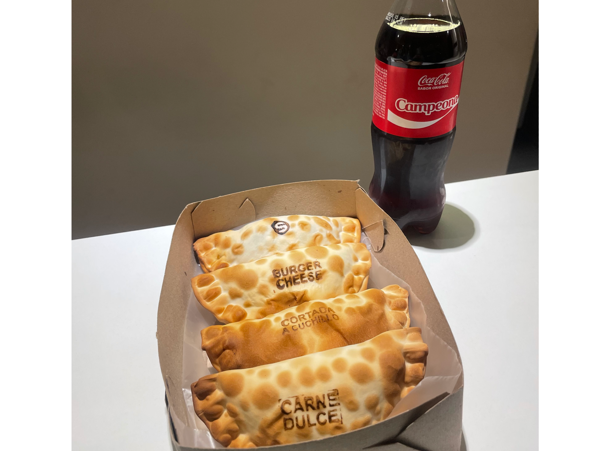 4 Empanadas + Bebida