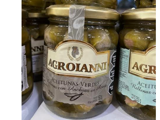 Aceitunas verdes rellenas con anchoas