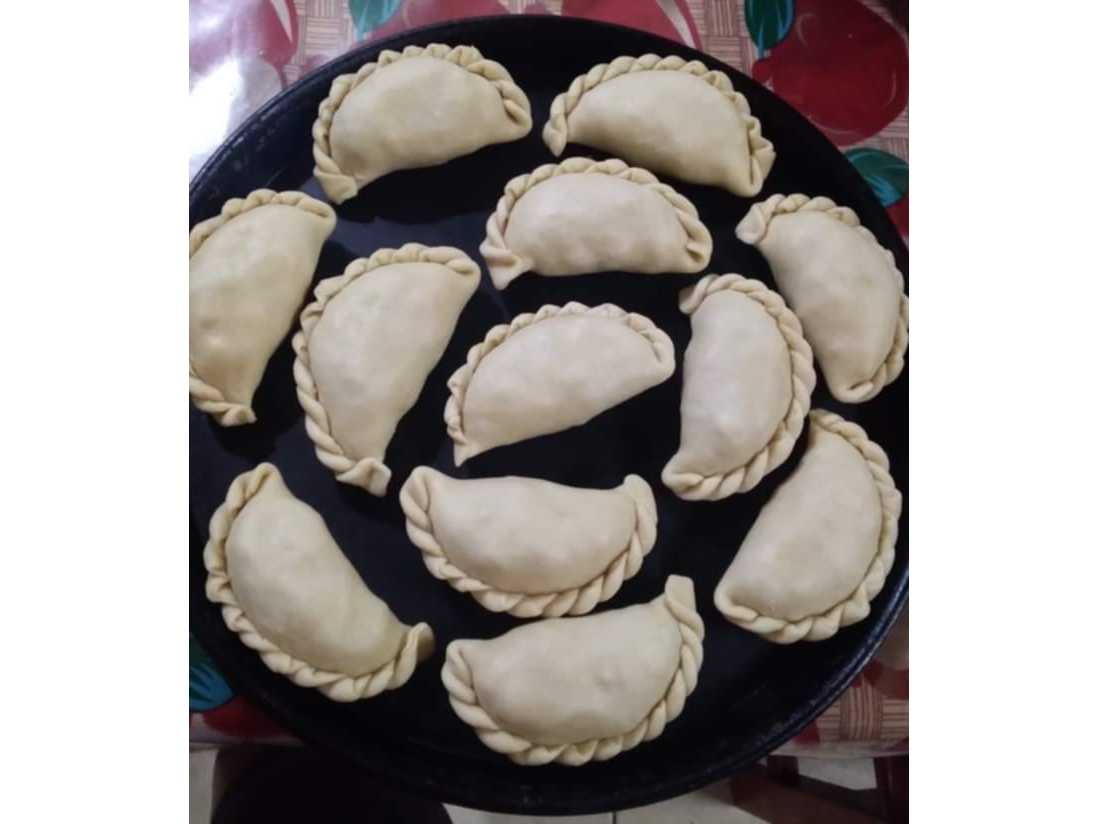 EMPANADAS DE CARNEx 12u (MARAMBRE) PICADO A CUCHILLO CRUDAS