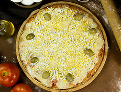 PIZZA CON HUEVO DURO