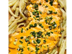 MILANESA CON SALSA DE QUESO CHEDDAR PARA UNO