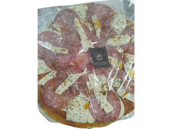 PIZZA CASERA DE SALAME Y QUESO (HORNEADA)