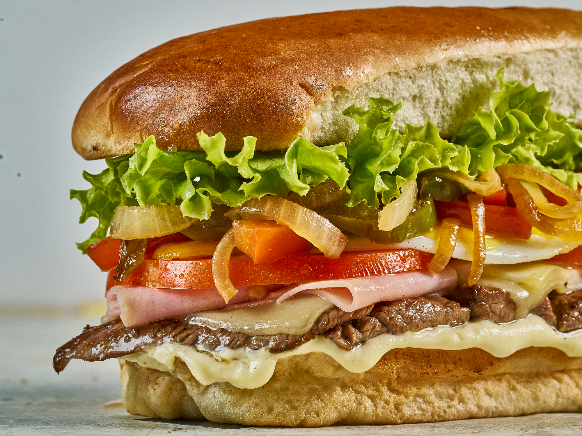 Lomito Canadiense Mediano + Papas Fritas