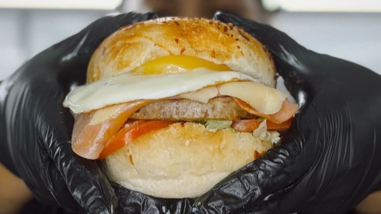 HAMBURGUESAS CON FRITAS