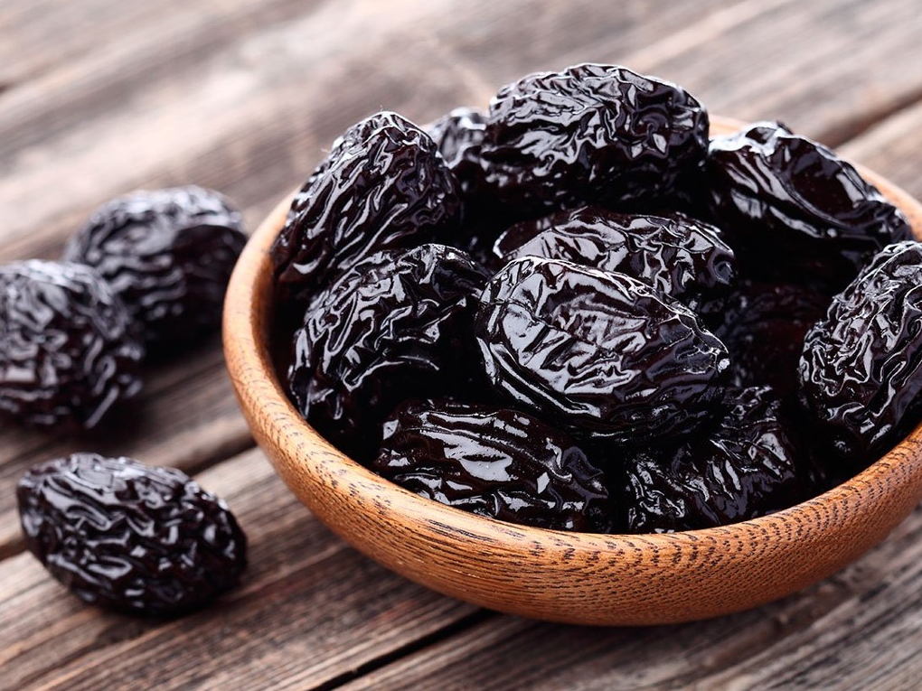 CIRUELA CON CAROZO x KG