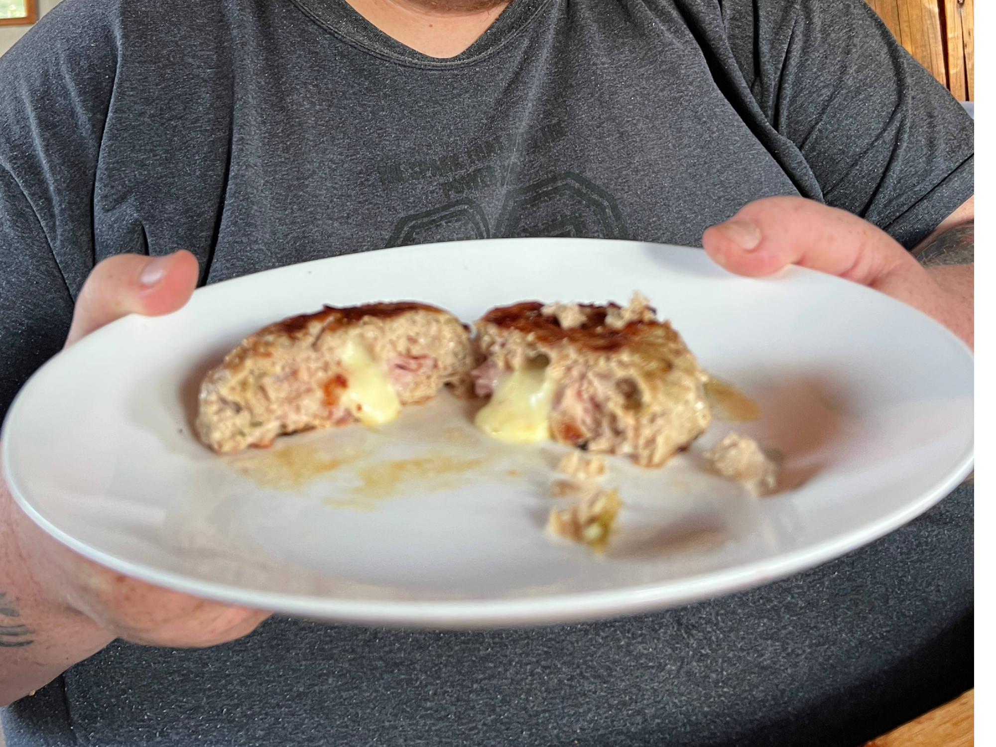 Hamburguesa rellena de Jamón y Muzza
