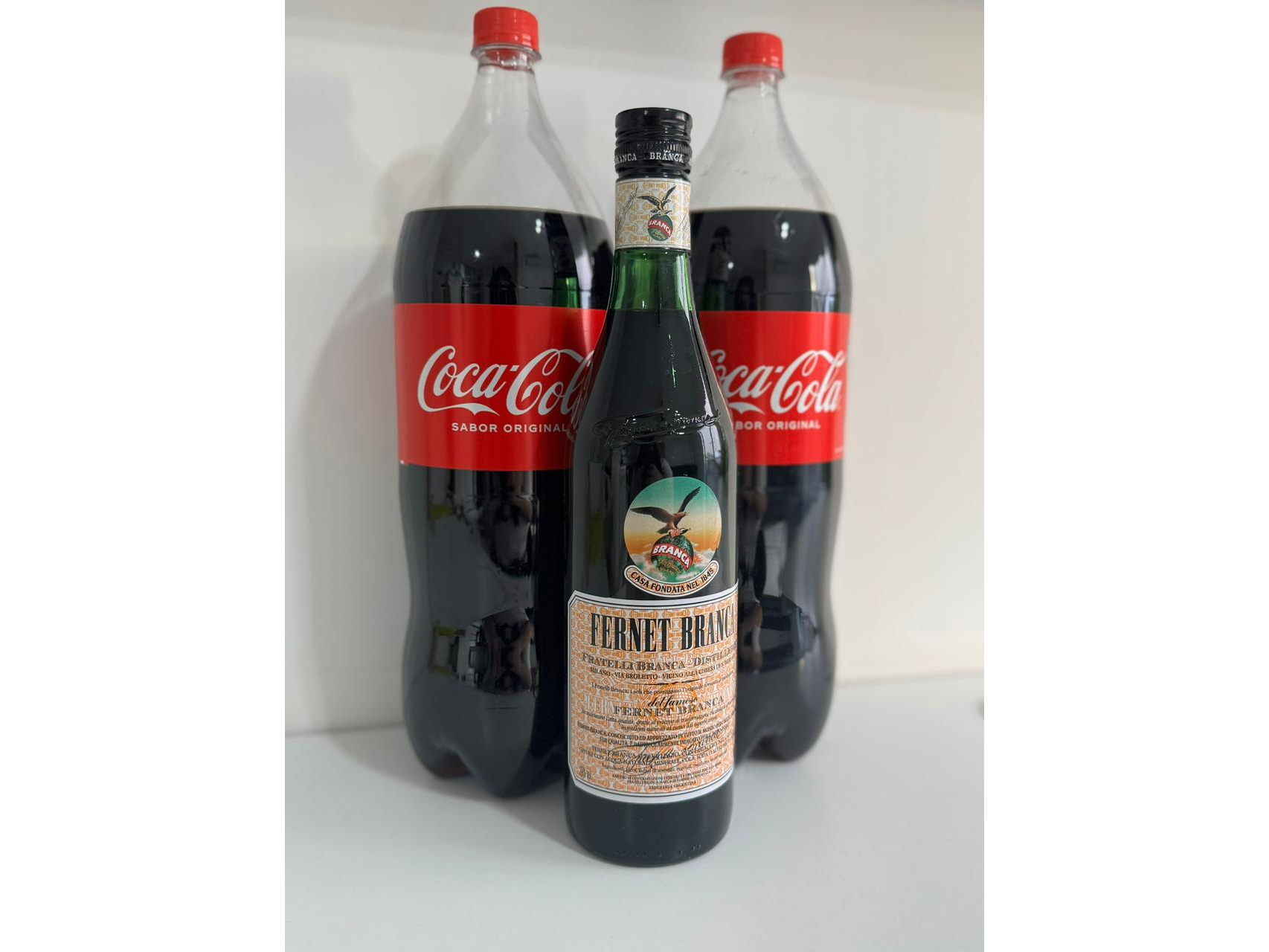 1Fertnet Branca 750ml + 2 Coca Cola 2.25L