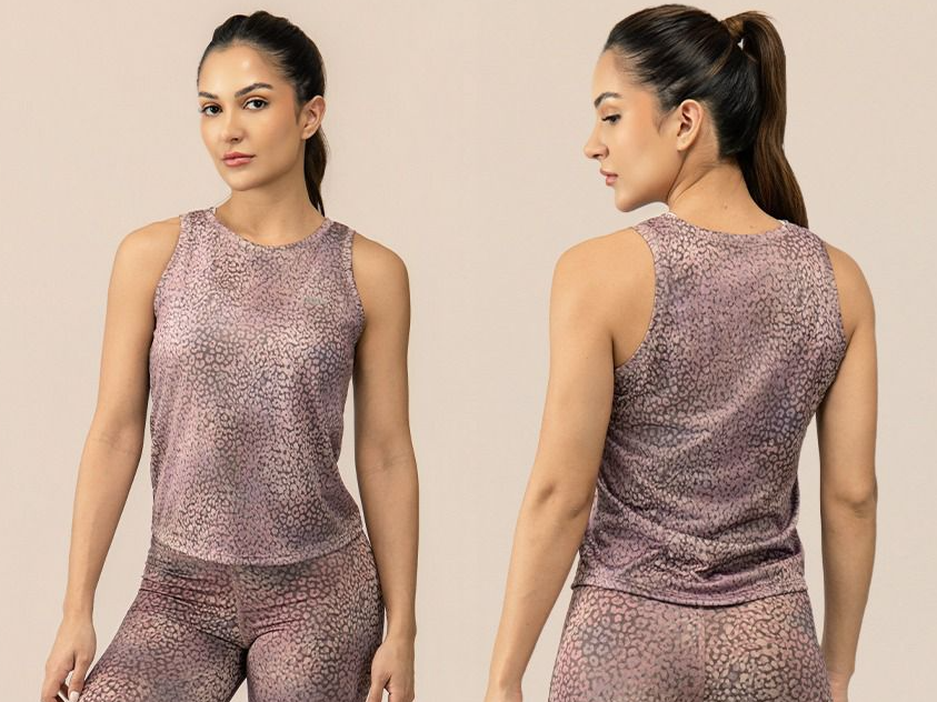 REMERA -MICROFIBRA-ESTAMPADO ROSA