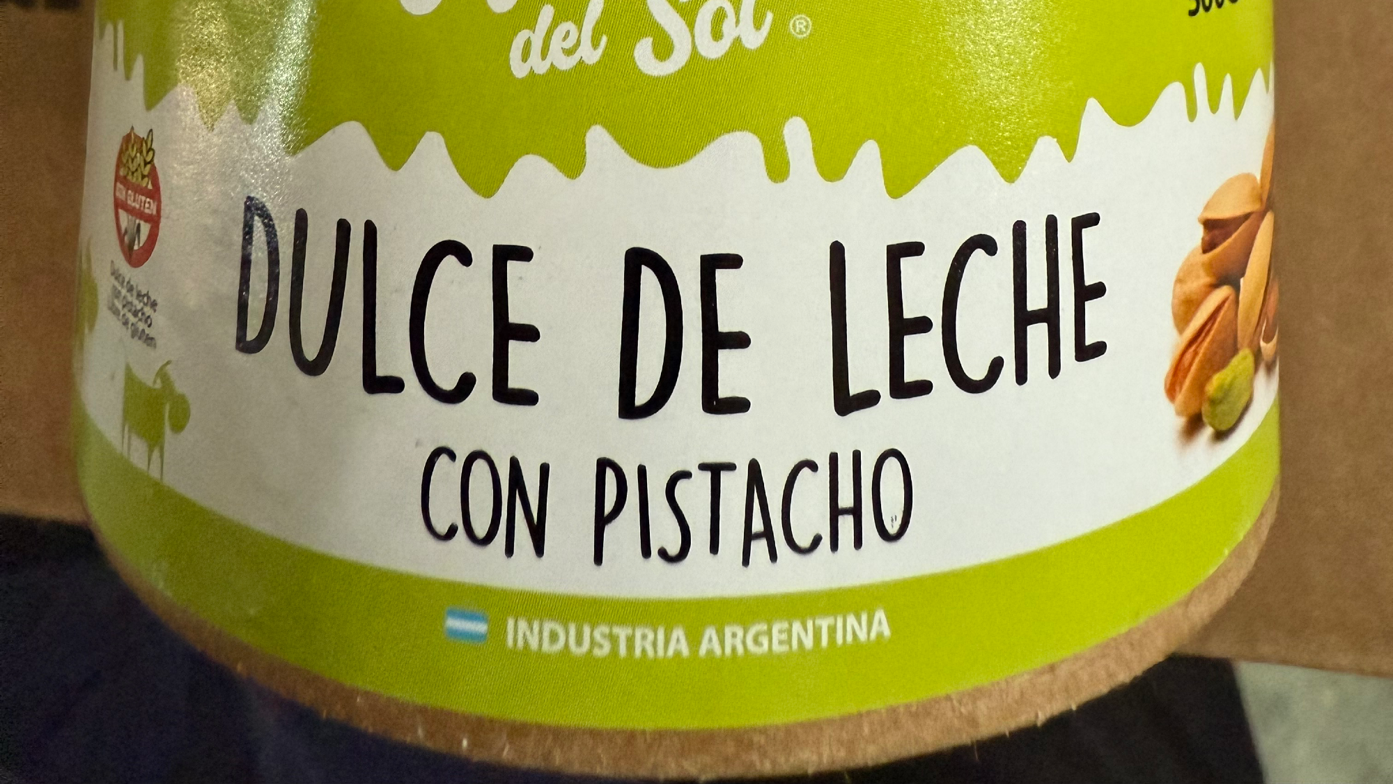 Miel, pasta de maní, dulce de leche con pistacho