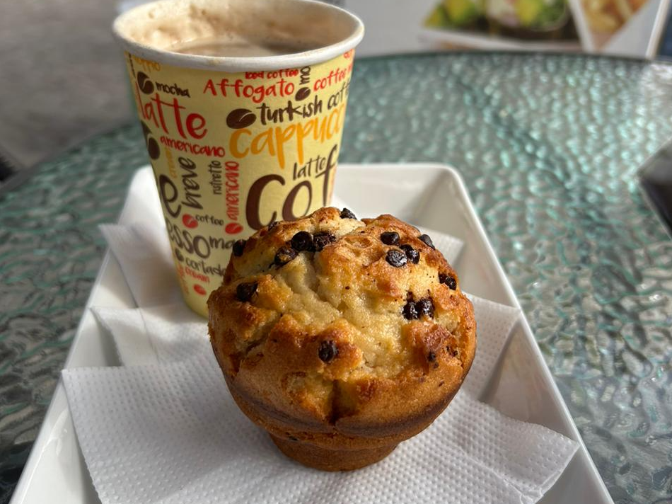 Muffins + Café