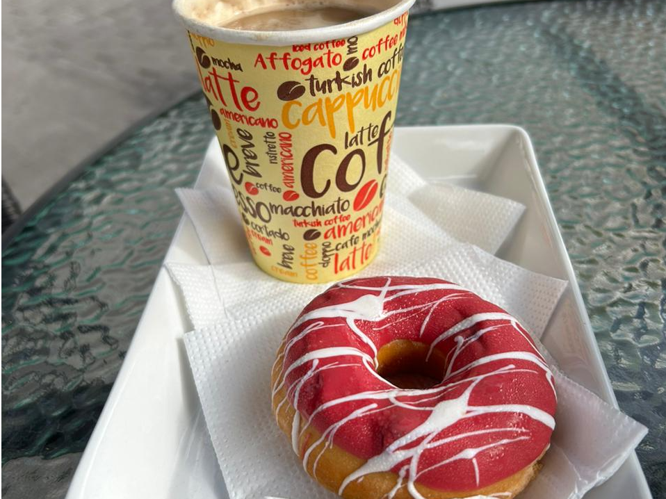 Donuts + Café