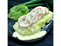 Pechuha de Ave Primavera (Pollo relleno con pimenton)