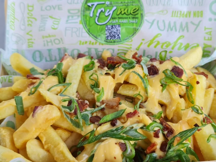 Papas Cheddar & Bacon (tocino, cheddar, cebollín)