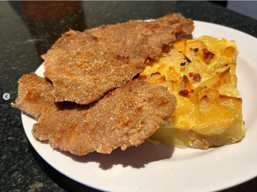 Milanesa de carne con acompañamiento