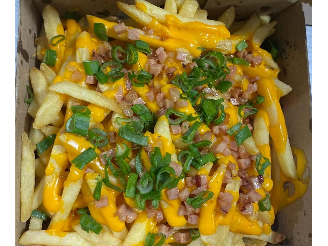 PAPAS + CHEDDAR + BACON + VERDEO