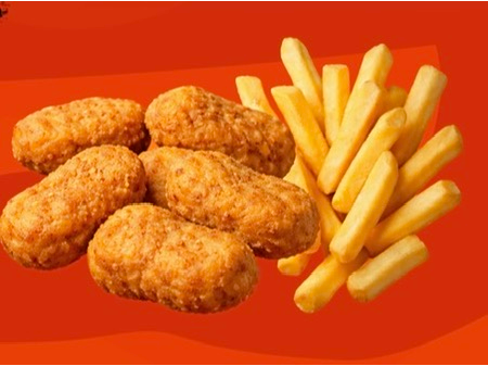 6 NUGGETS + PAPAS FRITAS