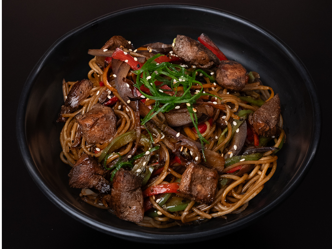 Yakisoba con pollo teriyaki