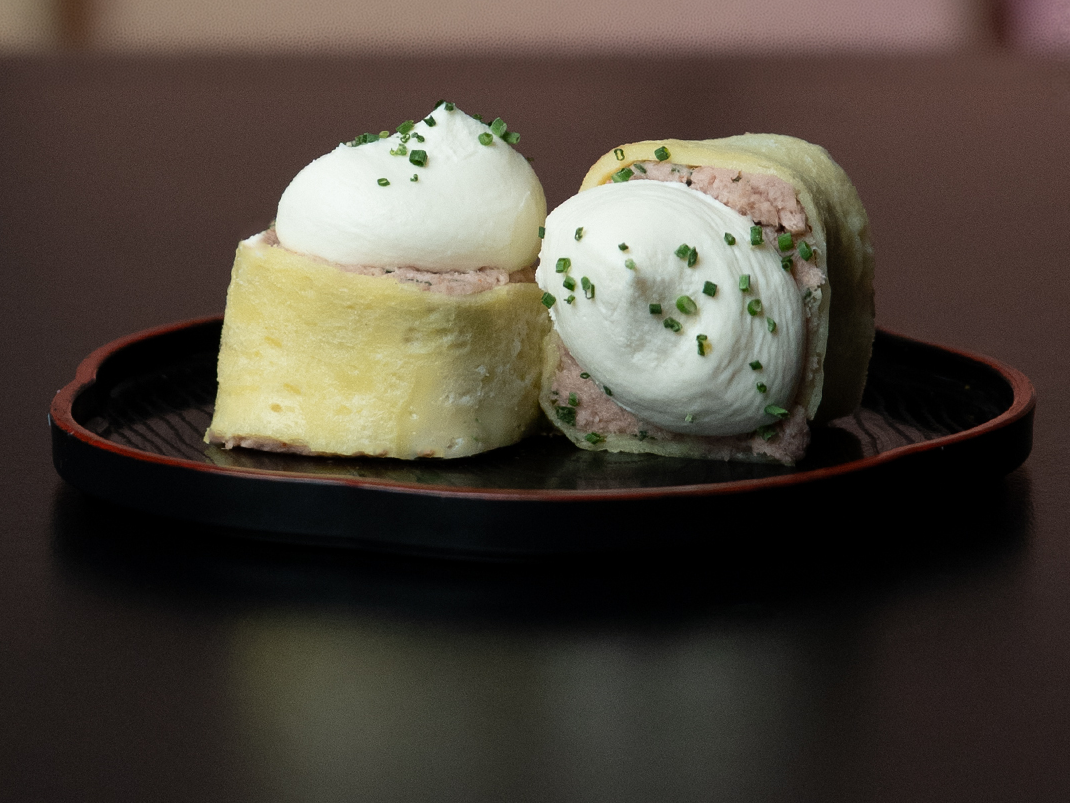 Tuna Tamago Roll (x5 unidades)