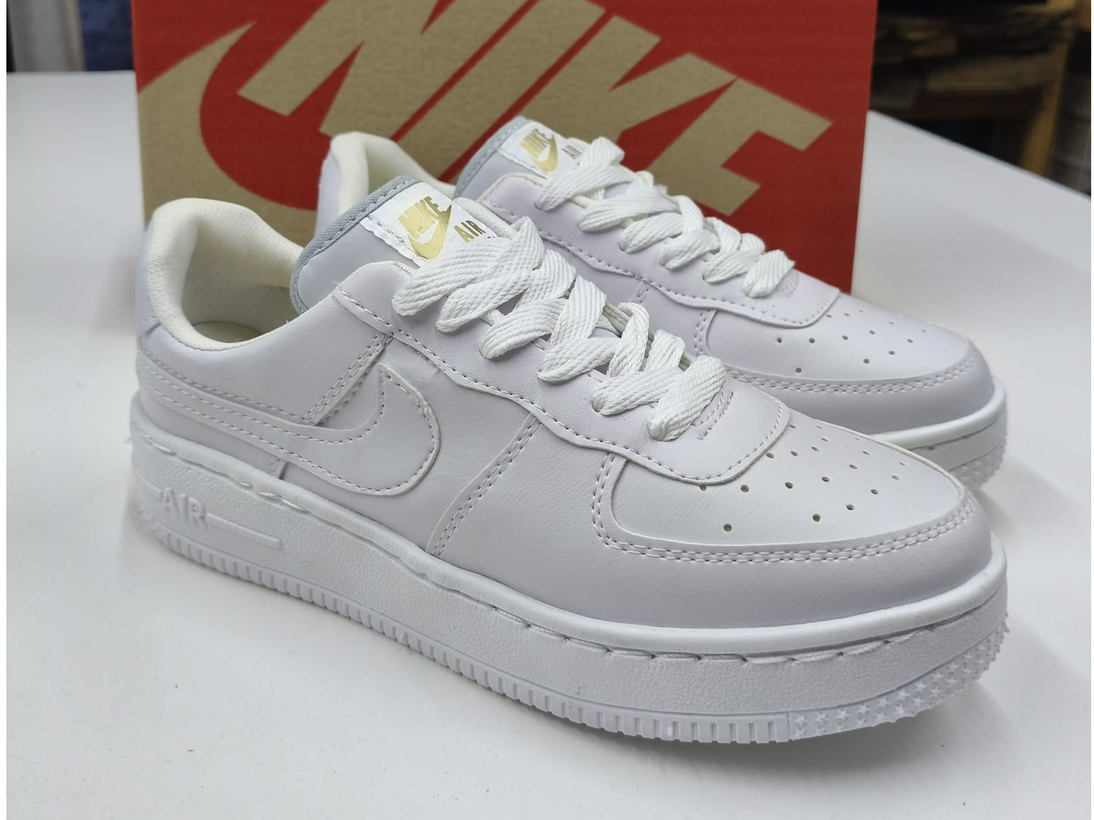 Nike Air Forc e base cosida