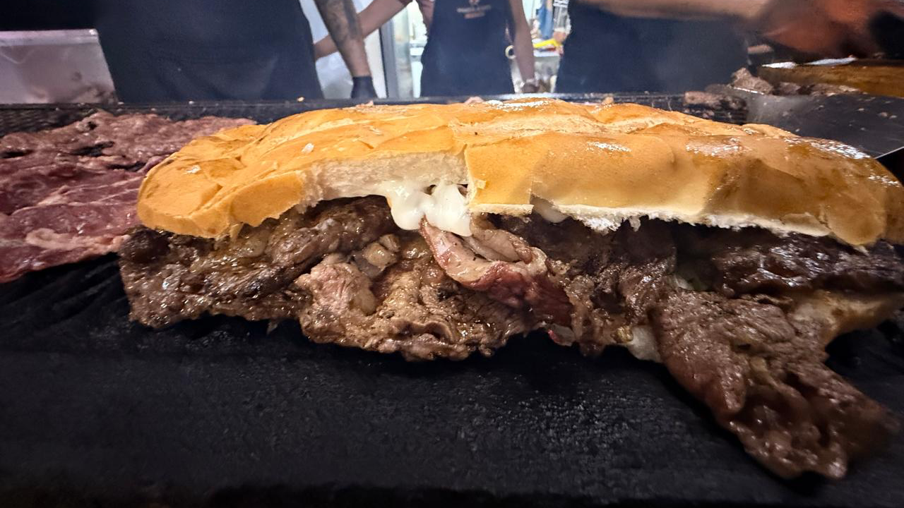 Sándwich de asado a la llama