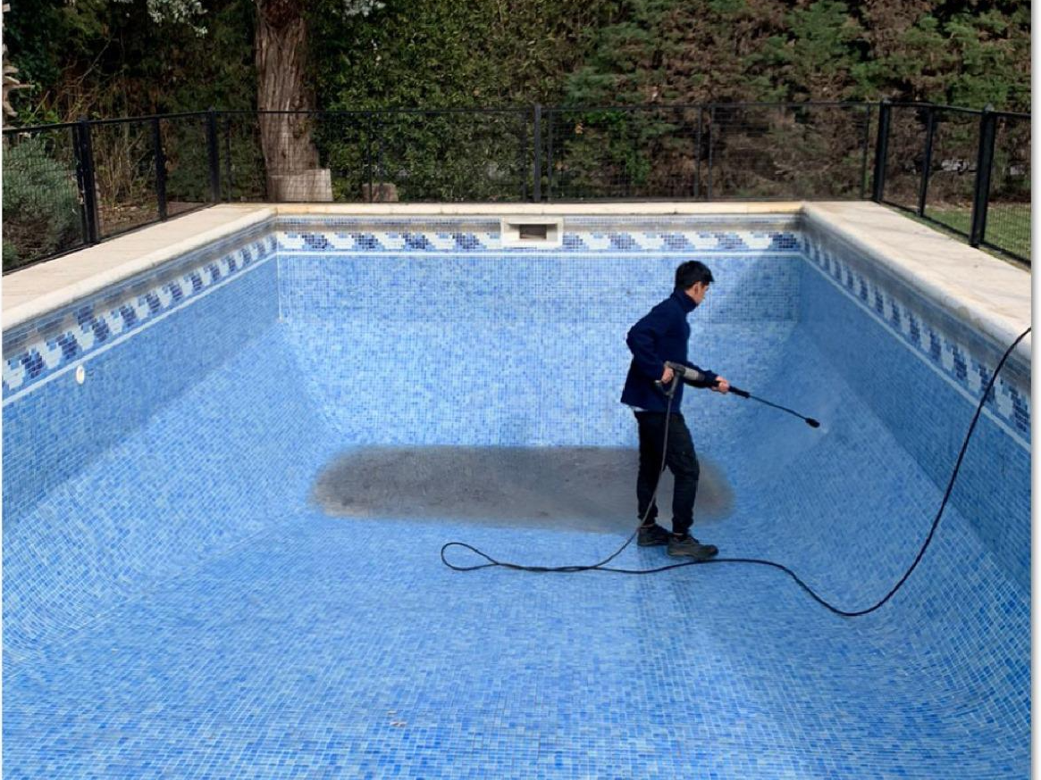 LIMPIEZA DE PISCINAS